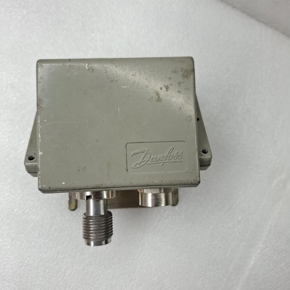DANFOSS EMP2 084G2136 PRESSURE TRANSMITTER 24VDC EMP2